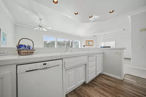 Kitchen - 1031 Shoreline Dr #12, Copperopolis, CA 95228 photo 5 of 9