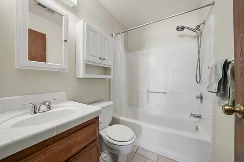 Bath - 144 Errin Pl, Jackson, CA 95642 photo 3 of 3