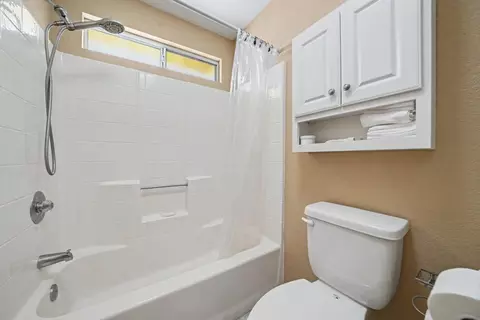 Bath - 144 Errin Pl, Jackson, CA 95642 photo 2 of 3