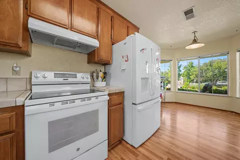 Kitchen - 144 Errin Pl, Jackson, CA 95642 photo 2 of 5
