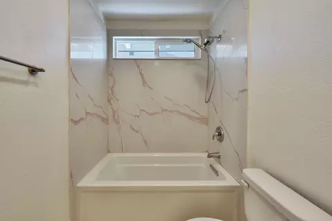 Bath - 2520 Mission Ave, Carmichael, CA 95608 photo 4 of 6