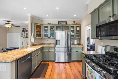 Kitchen - 2751 Tejon St, Lodi, CA 95242 photo 2 of 3