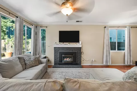 Living - 2751 Tejon St, Lodi, CA 95242 photo 2 of 2