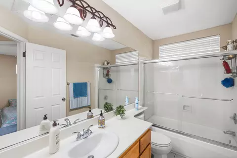 Bath - 2751 Tejon St, Lodi, CA 95242 photo 4 of 4