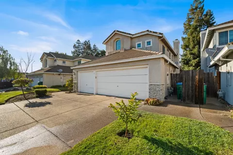 Exterior - 2751 Tejon St, Lodi, CA 95242 photo 3 of 4