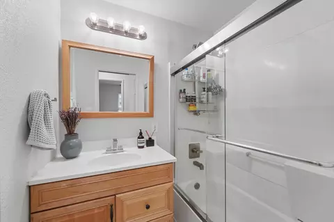 Bath - 2837 Levon Ave, Modesto, CA 95350 photo 1 of 2