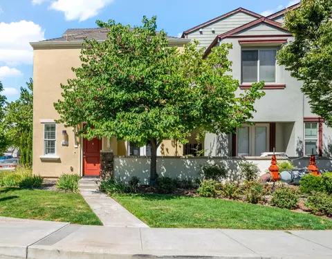 2689 Cleat Ln #38A, Sacramento, CA 95818