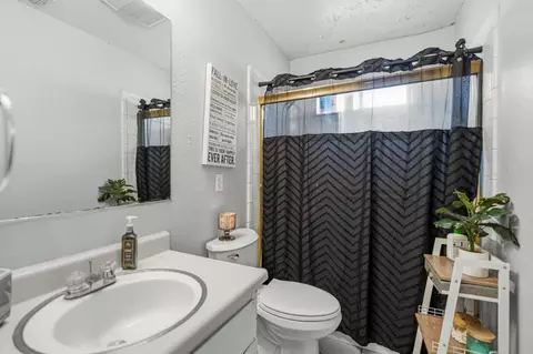 Bath - 351 Aries Pl, Lathrop, CA 95330 photo 1 of 2