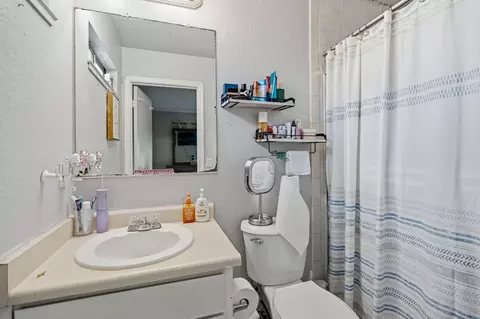 Bath - 351 Aries Pl, Lathrop, CA 95330 photo 2 of 2