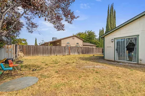Exterior - 351 Aries Pl, Lathrop, CA 95330 photo 5 of 6