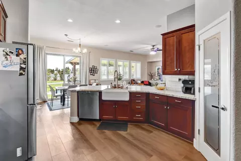 Kitchen - 9595 Stablegate Rd, Wilton, CA 95693 photo 4 of 4