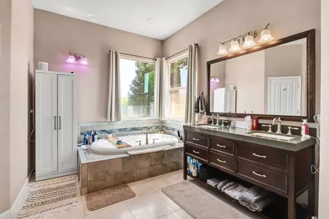 Bath - 9595 Stablegate Rd, Wilton, CA 95693 photo 1 of 5