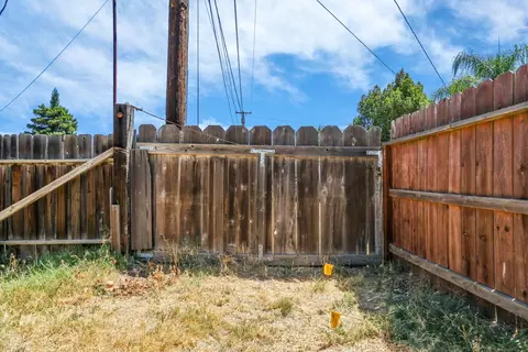 Exterior - 520 Tamarack Dr, Lodi, CA 95240 photo 6 of 6