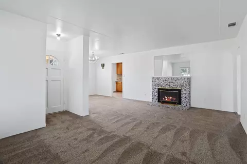Living - 520 Tamarack Dr, Lodi, CA 95240 photo 3 of 5