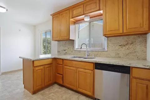 Kitchen - 520 Tamarack Dr, Lodi, CA 95240 photo 5 of 5