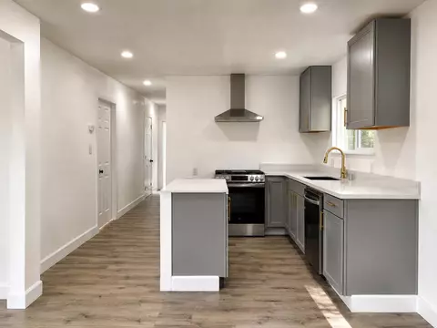 Entry Way - 2125 E Myrtle St, Stockton, CA 95205 photo 1 of 3