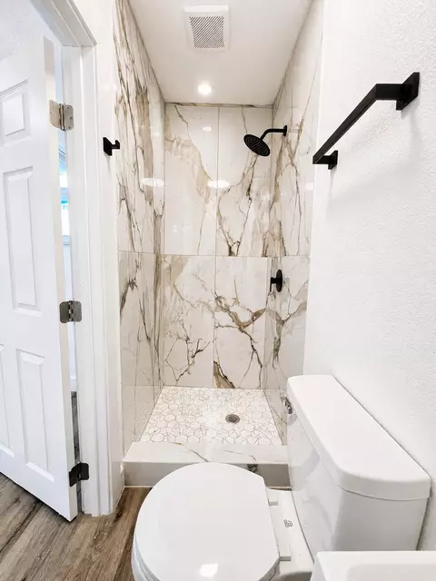 Bath - 2125 E Myrtle St, Stockton, CA 95205 photo 2 of 3