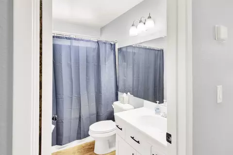 Bath - 947 Sylvan Meadows Dr, Modesto, CA 95356 photo 1 of 2