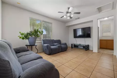 Entry Way - 1612 Hearthsong Dr, Manteca, CA 95337 photo 3 of 9