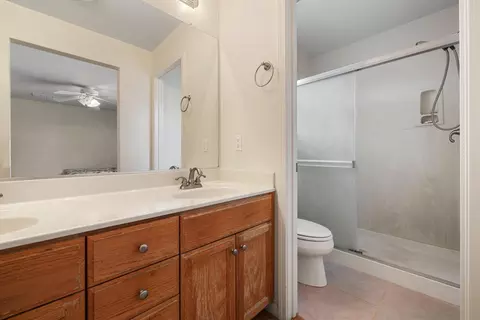 Bath - 1612 Hearthsong Dr, Manteca, CA 95337 photo 3 of 4
