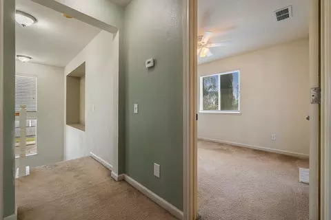 Entry Way - 1612 Hearthsong Dr, Manteca, CA 95337 photo 7 of 9