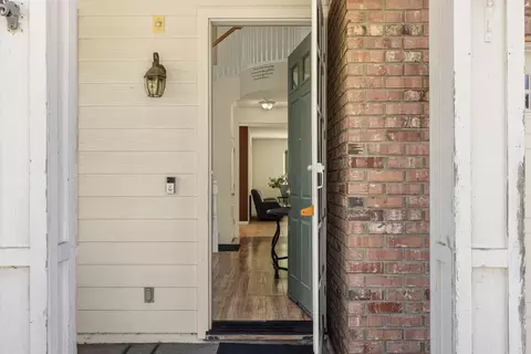 Entry Way - 1612 Hearthsong Dr, Manteca, CA 95337 photo 1 of 9