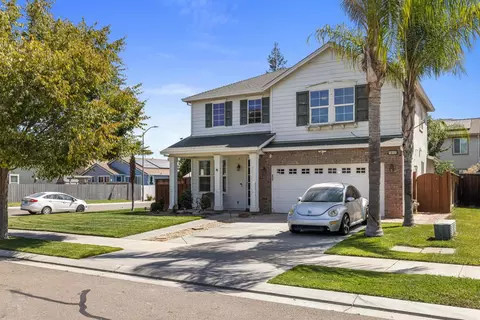 Exterior - 1612 Hearthsong Dr, Manteca, CA 95337 photo 2 of 7