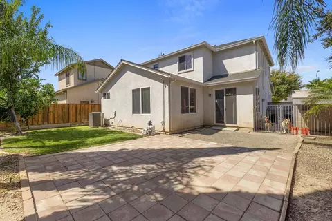 Exterior - 1612 Hearthsong Dr, Manteca, CA 95337 photo 5 of 7