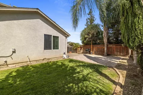 Exterior - 1612 Hearthsong Dr, Manteca, CA 95337 photo 7 of 7