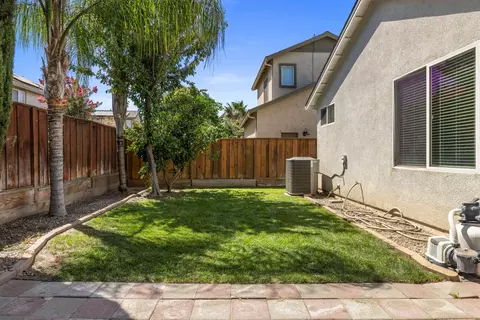 Exterior - 1612 Hearthsong Dr, Manteca, CA 95337 photo 6 of 7