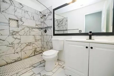 Bath - 6036 Deep River Ct, Riverbank, CA 95367 photo 4 of 5
