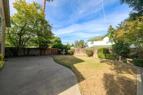 Exterior - 6036 Deep River Ct, Riverbank, CA 95367 photo 12 of 14