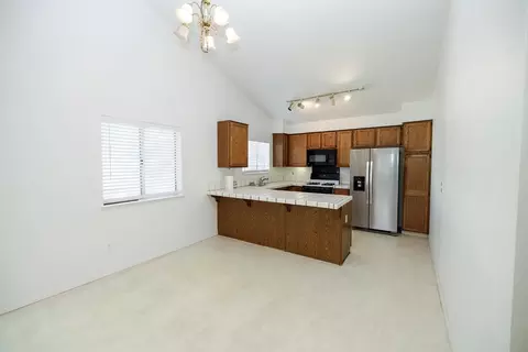 Kitchen - 6036 Deep River Ct, Riverbank, CA 95367 photo 3 of 5