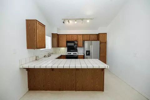 Kitchen - 6036 Deep River Ct, Riverbank, CA 95367 photo 1 of 5