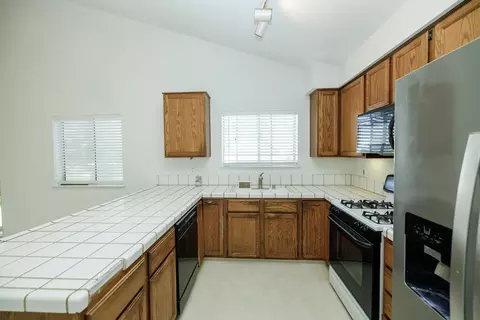 Kitchen - 6036 Deep River Ct, Riverbank, CA 95367 photo 5 of 5