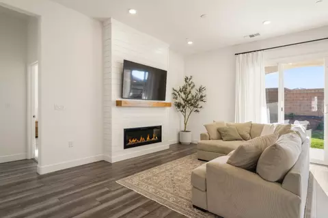 Living - 7991 Combine Way, Antelope, CA 95843 photo 1 of 3