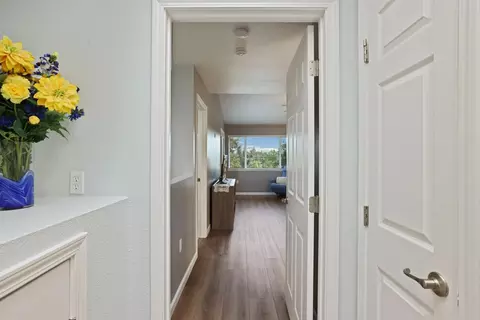 Entry Way - 501 Rose Ave #1, Modesto, CA 95355 photo 5 of 5