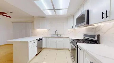 Kitchen - 379 Edan Ct, Merced, CA 95341 photo 2 of 3