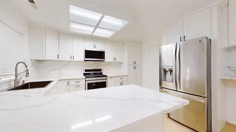 Kitchen - 379 Edan Ct, Merced, CA 95341 photo 3 of 3