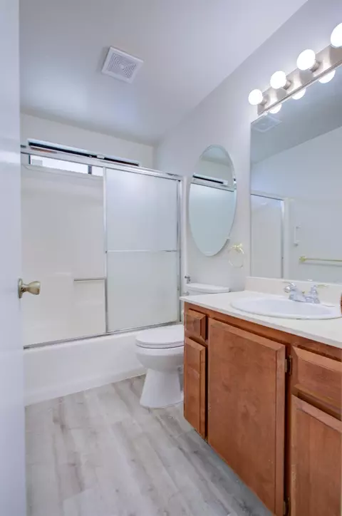 Bath - 1311 Trinity Way, Turlock, CA 95382 photo 1 of 5
