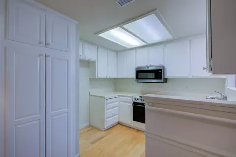 Kitchen - 1311 Trinity Way, Turlock, CA 95382 photo 3 of 4