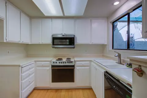 Kitchen - 1311 Trinity Way, Turlock, CA 95382 photo 1 of 4