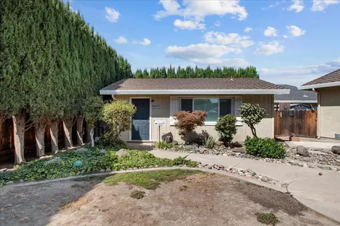 Exterior - 400 Rosebay Ln, Modesto, CA 95356 photo 5 of 19