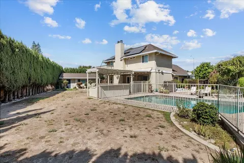 Exterior - 400 Rosebay Ln, Modesto, CA 95356 photo 6 of 19