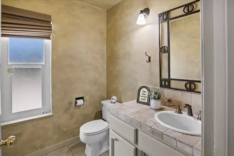 Bath - 400 Rosebay Ln, Modesto, CA 95356 photo 1 of 8