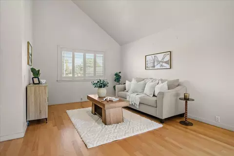 Living - 400 Rosebay Ln, Modesto, CA 95356 photo 1 of 4