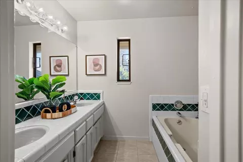 Bath - 400 Rosebay Ln, Modesto, CA 95356 photo 4 of 8