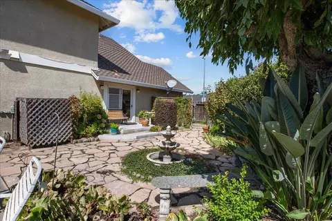 Exterior - 400 Rosebay Ln, Modesto, CA 95356 photo 15 of 19