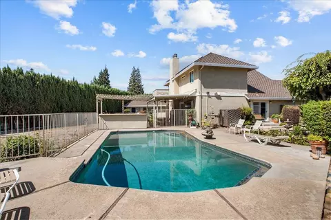 Exterior - 400 Rosebay Ln, Modesto, CA 95356 photo 14 of 19