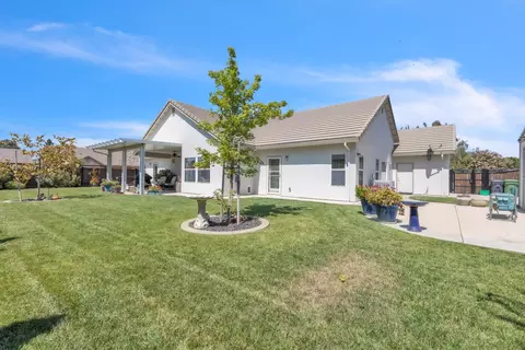 Exterior - 940 Chase Dr, Galt, CA 95632 photo 5 of 11